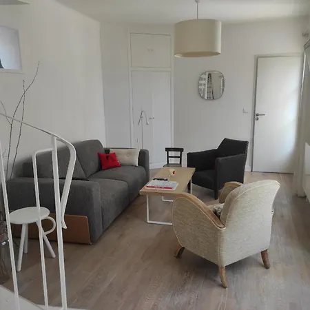 Petite Maison De Charme - Paris - Rolland Garros - Versailles - Golf - Normandie Bed & Breakfast Garches
