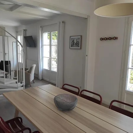 Petite Maison De Charme - Paris - Rolland Garros - Versailles - Golf - Normandie Garches
